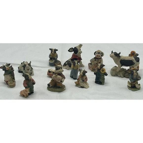 Vintage LOT of 12 Cow Figurines Great Condition - Picture 5 of 16